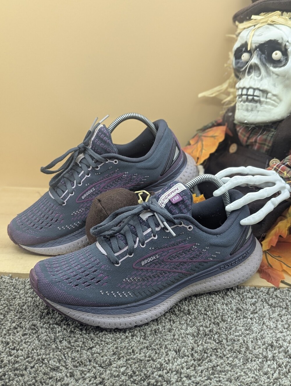 Brooks Glycerin 19 Women's Size 10 Running Walking Casual Gym Shoes